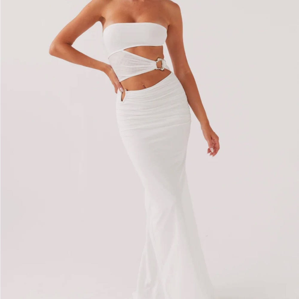 Elegant White Cutout Maxi Dress